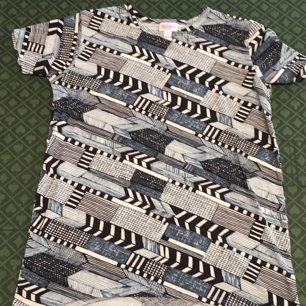 LulaRoe girls T-shirt size 12